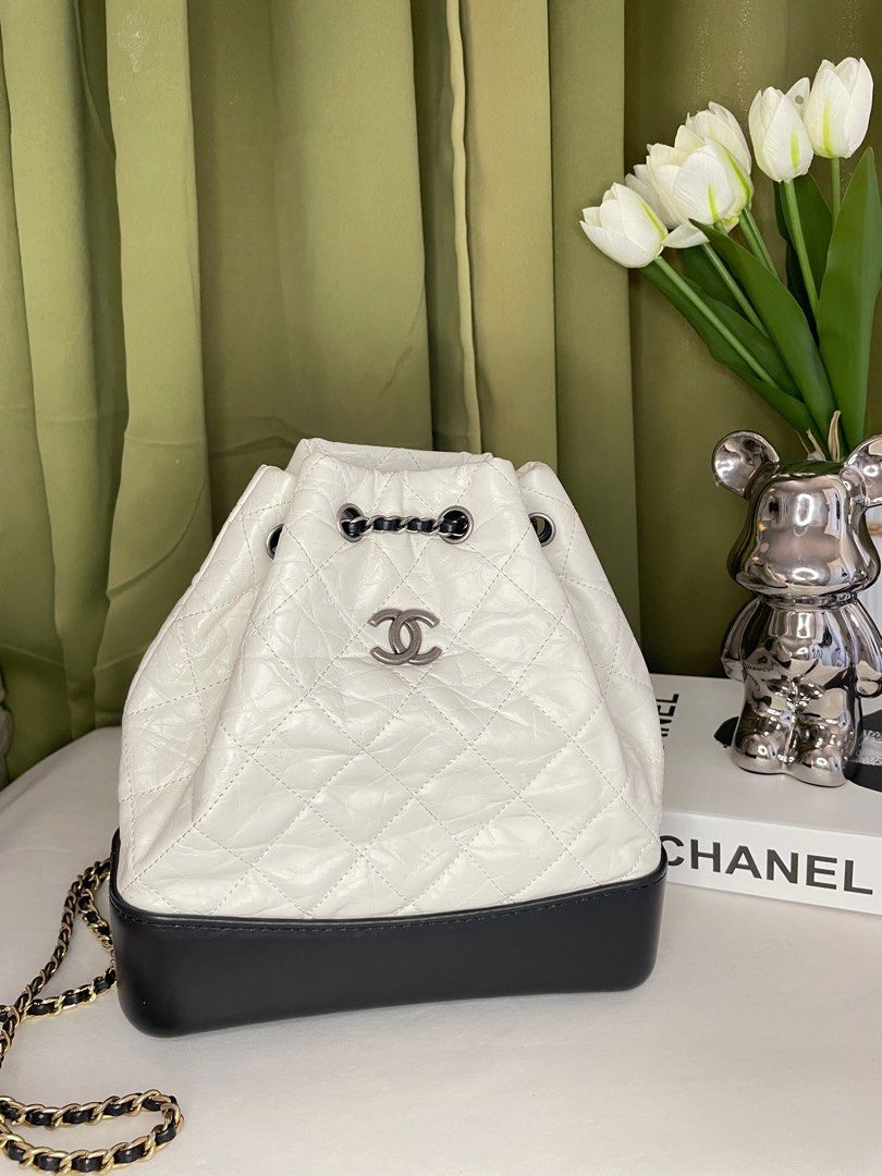 Chanel Gabrielle (Category: Luxury Bags & Wallets) located in Cebu City. Submitted by imrcemj (Listing ID 1293929950, Image 2). Description: Omg!! sellers fave🥰 𝗖𝗵𝗮𝗻𝗲𝗹 𝗴𝗮𝗯𝗿𝗶𝗲𝗹𝗹𝗲 𝗯𝗮𝗰𝗸𝗽𝗮𝗰𝗸 𝘀𝗺𝗮𝗹𝗹 𝗾𝘂𝗶𝗹𝘁𝗲𝗱 (see comment section for 6ways on how to use/carry this bag with you) no issues. 📩PM for interested buyers.