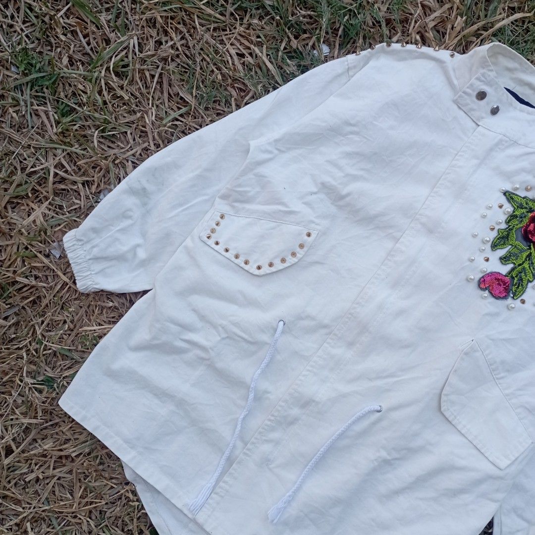 DOLCE & GABBANA IO C'ERO JACKET (Category: Luxury Apparel) located in Bacolod City. Submitted by the.finest (Listing ID 1293965968, Image 3). Description: Dolce & Gabbana IO C'ERO Jacket Patch Flowers with Rhinestone/Pearl Width: 23 Length: 31 Condition: 9/10 1,000+shipping fee.
