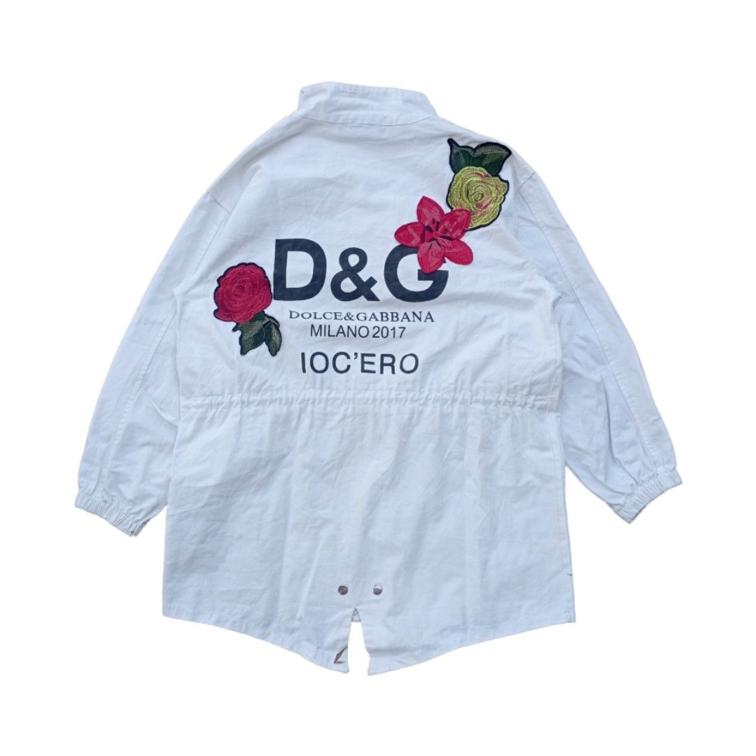 DOLCE & GABBANA IO C'ERO JACKET (Category: Luxury Apparel) located in Bacolod City. Submitted by the.finest (Listing ID 1293965968, Image 1). Description: Dolce & Gabbana IO C'ERO Jacket Patch Flowers with Rhinestone/Pearl Width: 23 Length: 31 Condition: 9/10 1,000+shipping fee.