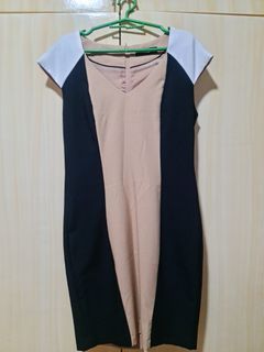 Dorothy Perkins Color-blocking, body con dress, knee length, color: beige, black, white, Size UK 12 Euro 40