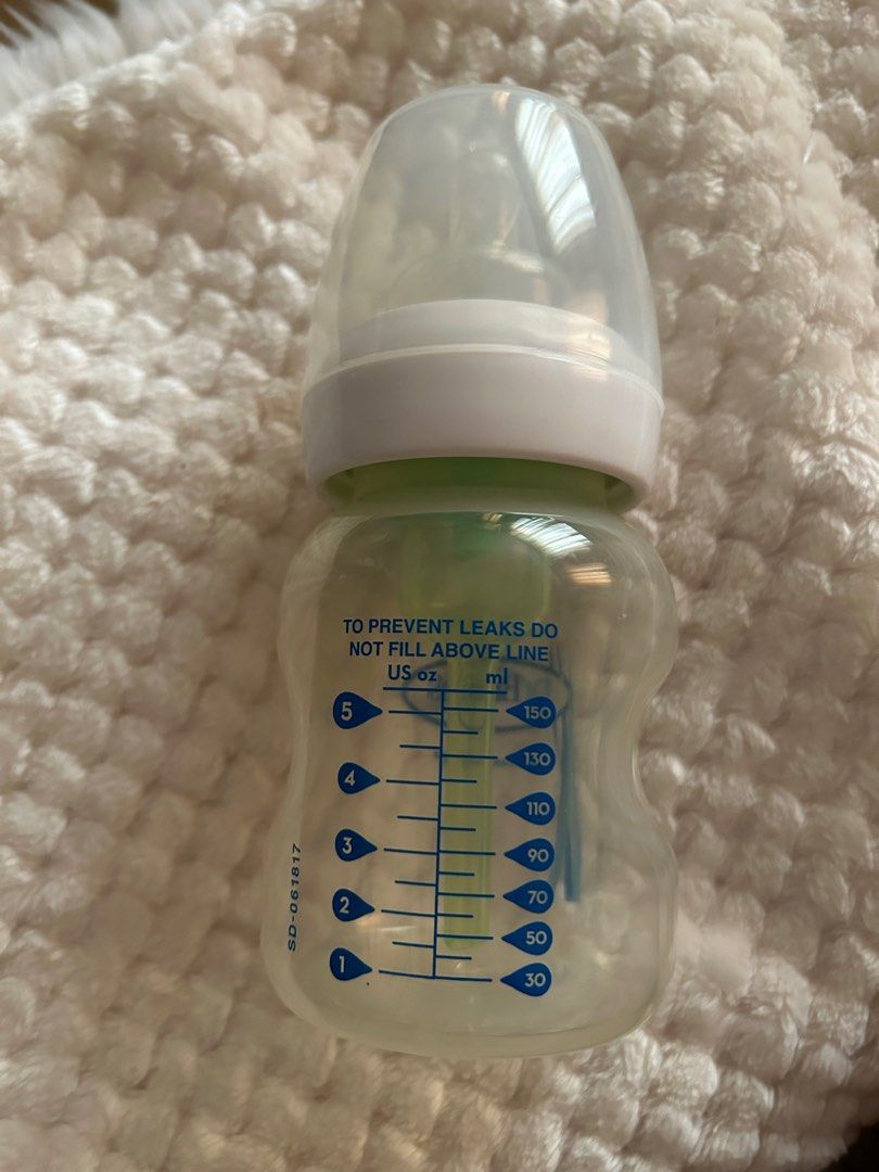 Dr. Brown’s Feeding Bottle*USA (Category: Soothers & Pacifiers) located in Pasig City. Submitted by mixpicks (Listing ID 1294018671, Image 3). Description: 5oz Anti Colic .