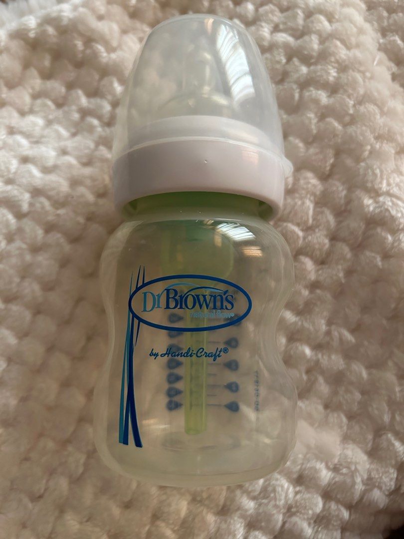 Dr. Brown’s Feeding Bottle*USA (Category: Soothers & Pacifiers) located in Pasig City. Submitted by mixpicks (Listing ID 1294018671, Image 2). Description: 5oz Anti Colic .