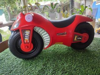 Dream Machine Ride-On Motorcycle (Mall Pull Out)