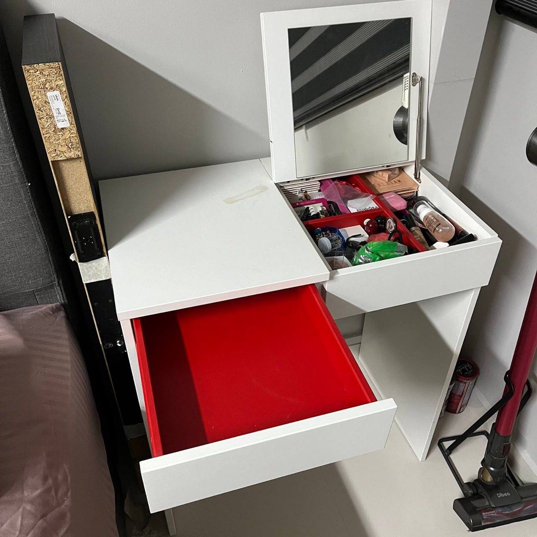 Dressing Table (Category: Tables & Sets) located in Singapore. Submitted by marioinsilence (Listing ID 1294053216, Image 3). Description: Selling away this Dressing table for $100 can nego!.