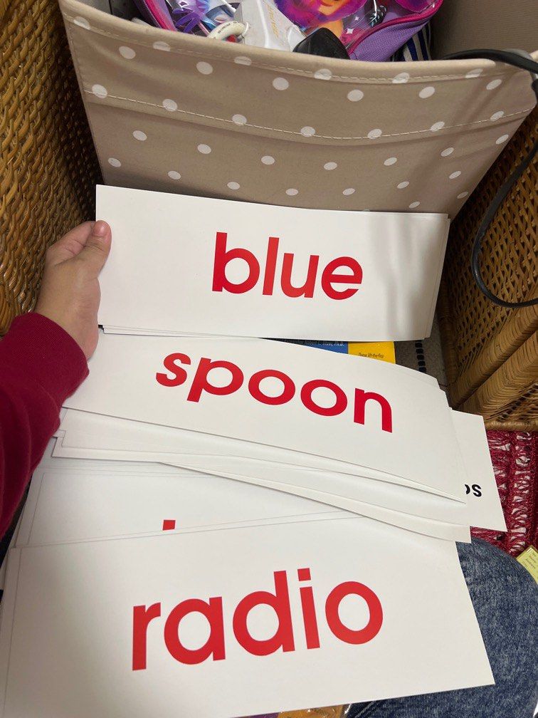 Early learning program flashcard (Category: Infant Playtime) located in Petaling Jaya. Submitted by norlie99 (Listing ID 1294007286, Image 1). Description: used but like new flash card exactly like the one use by Dr sheikh muszaphar Bought for 300+ This is a baby right brain training reading kit created by Glenn Doman, helps your baby learn to read at young age by using right brain more Similar to shichida concept Flash cards with words, phrases 