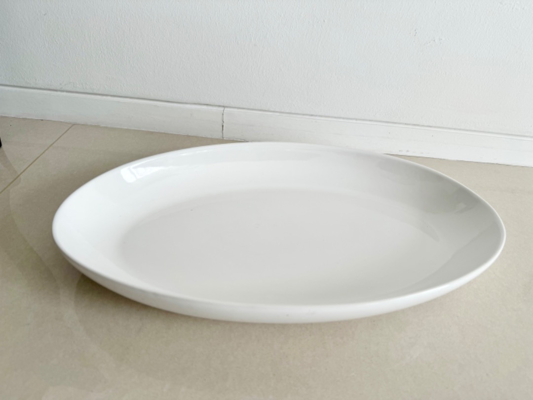 Dish - White Oval Serving Dish 34 x 23 cm