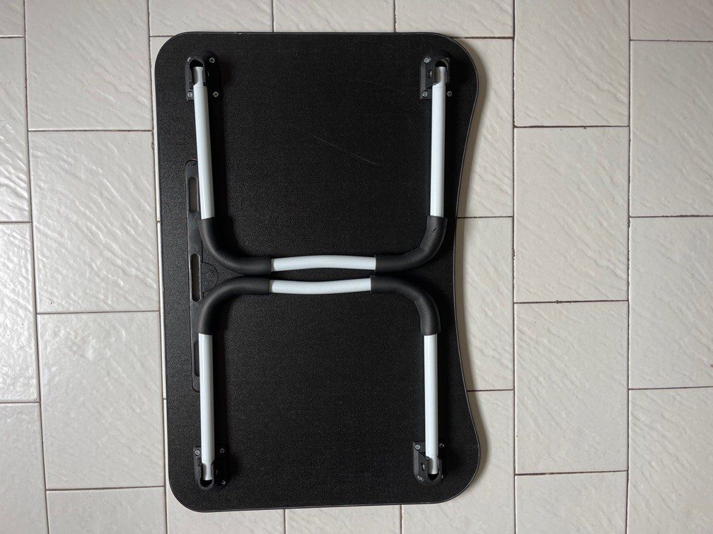 Foldable Table (Category: Tables & Sets) located in Singapore. Submitted by Misswang777 (Listing ID 1293955431, Image 3). Description: 65cmX40cm, height 28cm.