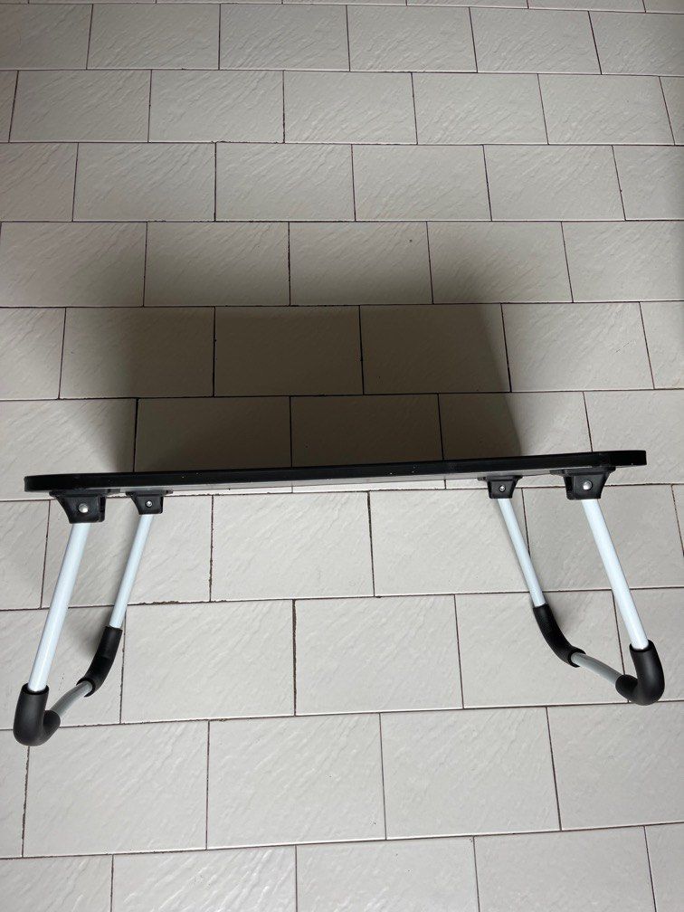 Foldable Table (Category: Tables & Sets) located in Singapore. Submitted by Misswang777 (Listing ID 1293955431, Image 2). Description: 65cmX40cm, height 28cm.