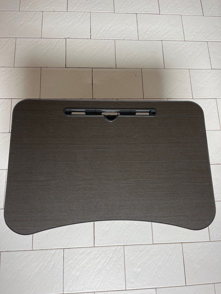 Foldable Table (Category: Tables & Sets) located in Singapore. Submitted by Misswang777 (Listing ID 1293955431, Image 1). Description: 65cmX40cm, height 28cm.