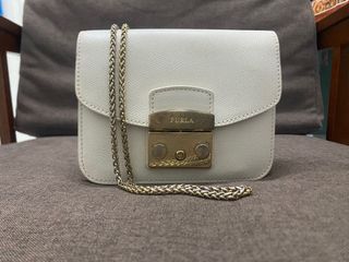 (Category: ) located in . Submitted by myselectedbags (Listing ID 1293935088, Image 1). Description: .