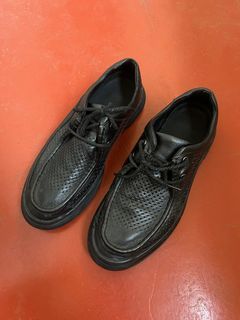 Genuine Leather Men’s Black Shoes sz 9 / EUR 42
