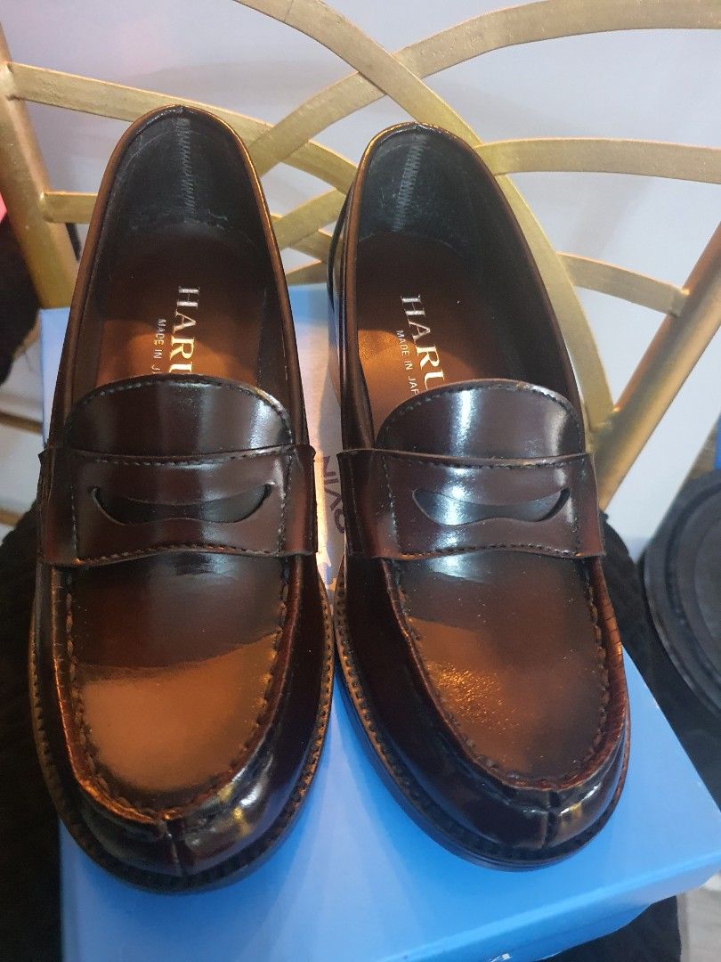 Haruta Loafer Original (Category: Loafers) located in Makati City. Submitted by Declutter_Princess (Listing ID 1294067625, Image 3). Description: Original Haruta Loafers Almost brandnew(used once) Japan size: 23cm(6.5-7" US womens) Bought in Japan last Jan 24, 2024 RFS: slight big pala sakin Selling low Bought for 4,500.