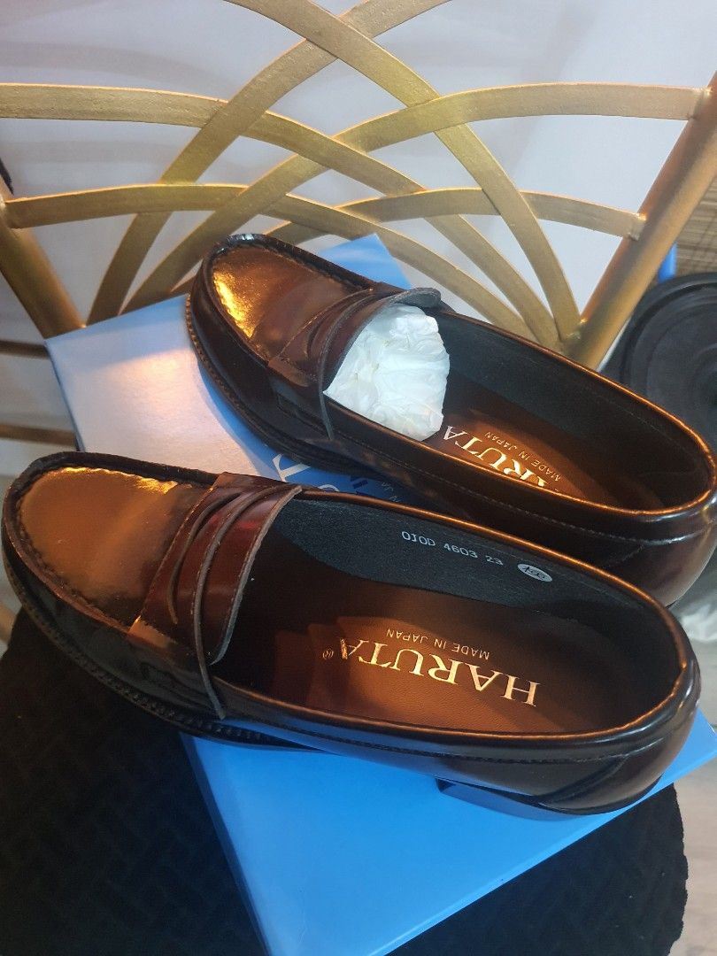 Haruta Loafer Original (Category: Loafers) located in Makati City. Submitted by Declutter_Princess (Listing ID 1294067625, Image 2). Description: Original Haruta Loafers Almost brandnew(used once) Japan size: 23cm(6.5-7" US womens) Bought in Japan last Jan 24, 2024 RFS: slight big pala sakin Selling low Bought for 4,500.