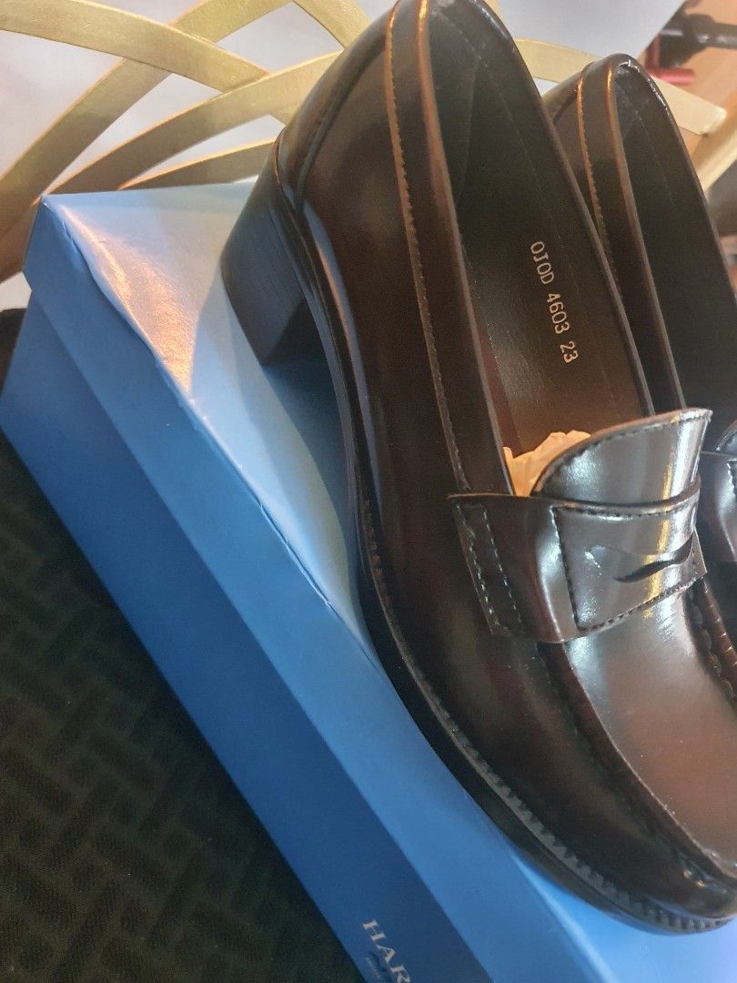 Haruta Loafer Original (Category: Loafers) located in Makati City. Submitted by Declutter_Princess (Listing ID 1294067625, Image 1). Description: Original Haruta Loafers Almost brandnew(used once) Japan size: 23cm(6.5-7" US womens) Bought in Japan last Jan 24, 2024 RFS: slight big pala sakin Selling low Bought for 4,500.