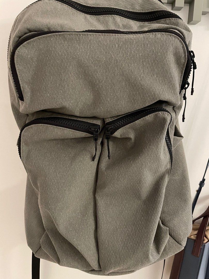 Lululemon Assert Backpack 2.0, 男裝, 袋, 背包 Carousell