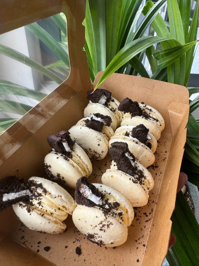 Macarons (Category: Homemade Bakes) located in Singapore. Submitted by kxkxkxkkxkxkkx (Listing ID 1293950482, Image 3). Description: FATCARON $12 for 6pcs Mixed (incl biscoff oreo classic) $16.5 for 10 pcs Biscoff $14 for 8pcs Oreo $13 for 8pcs Tiramisu $14 for 8pcs Choco peanut butter $14 for 8pcs .