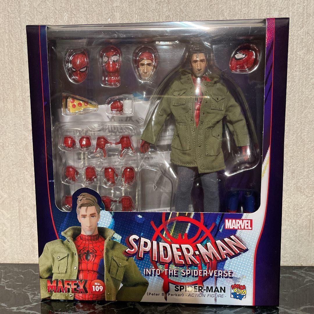 Mafex Spider-Man: Into the Spider-Verse Miles Morales + Peter B 