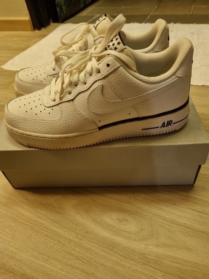 Air force 1 white black stars top