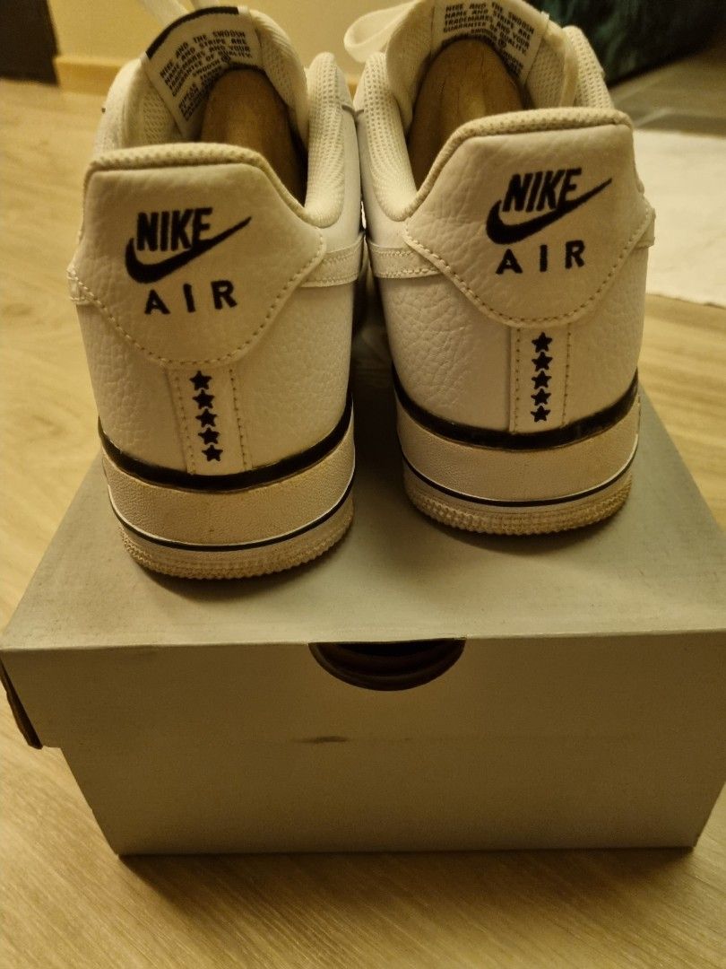 Nike Air Force 1 07 Black Stars