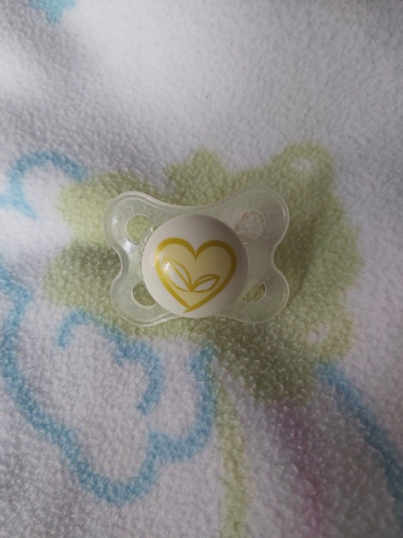 NUK pacifier (Category: Soothers & Pacifiers) located in Quezon City. Submitted by littlefonsy (Listing ID 1293928397, Image 1). Description: NUK brand. UK brand. Free for takers if you buy worth 300 and up..