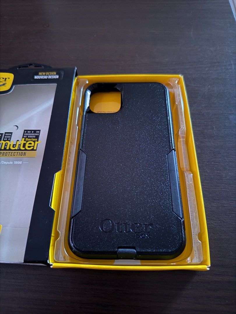 Genuine Otterbox Commuter for iPhone 11 Pro Max (Category: Cases & Sleeves) located in Pasig City. Submitted by sephmarrion (Listing ID 1293986738, Image 3). Description: Genuine Otterbox Commuter for iPhone 11 Pro Max brandnew original lifetime warranty (includes receipt) purchased from Tenkiebox Price: Php 1,500 note: this is genuine original Otterbox, not the cheap copies being sold in the market PM if interested *pick-up or meet-up by sched, 