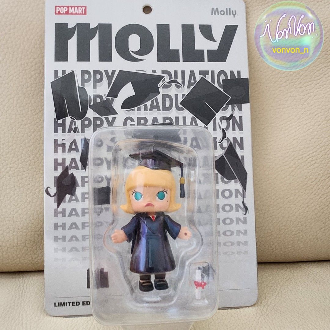 POP MART 泡泡瑪特Molly × Kennyswork Happy Graduation Figure 