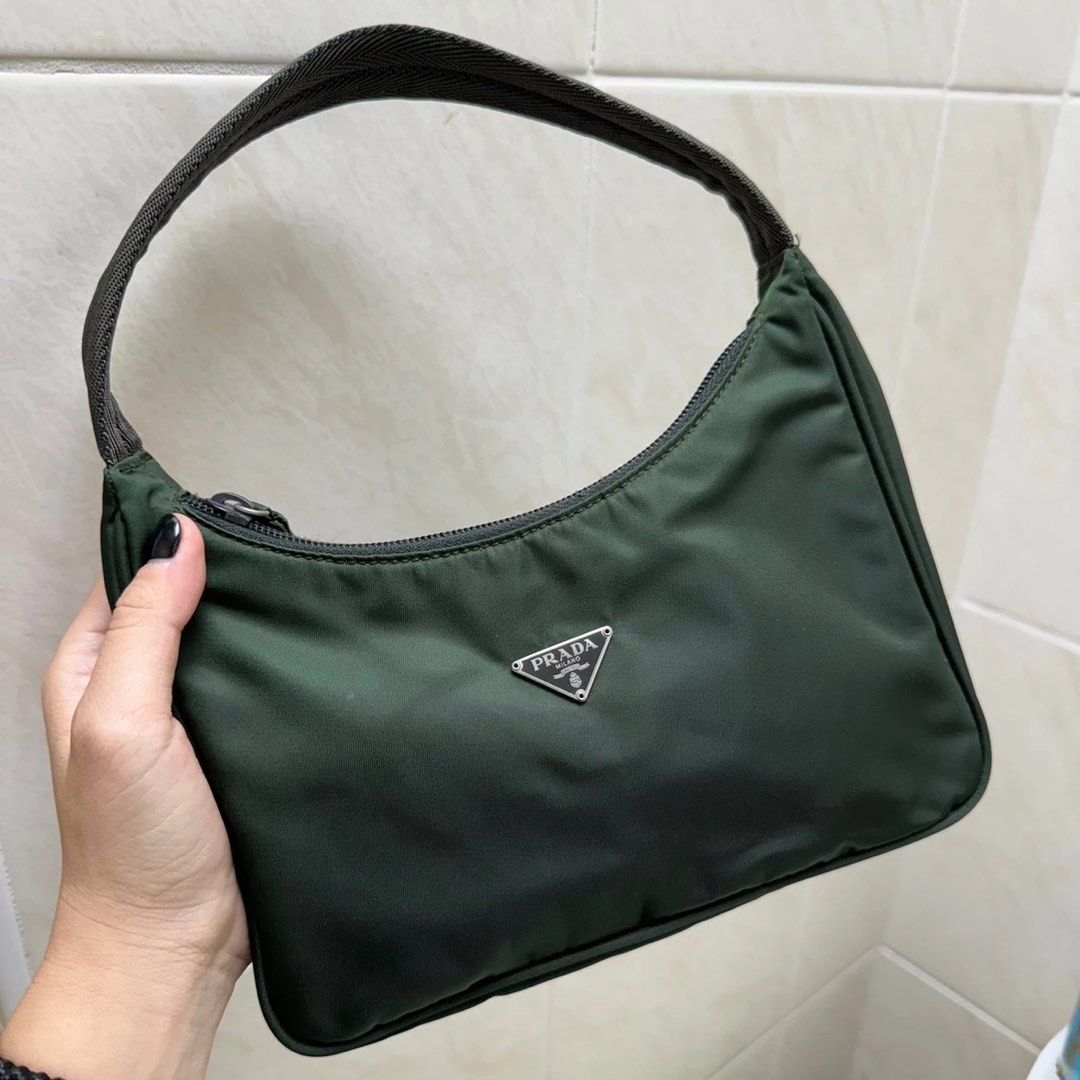 Prada hobo 2000 vintage (不議價）直匯款10000