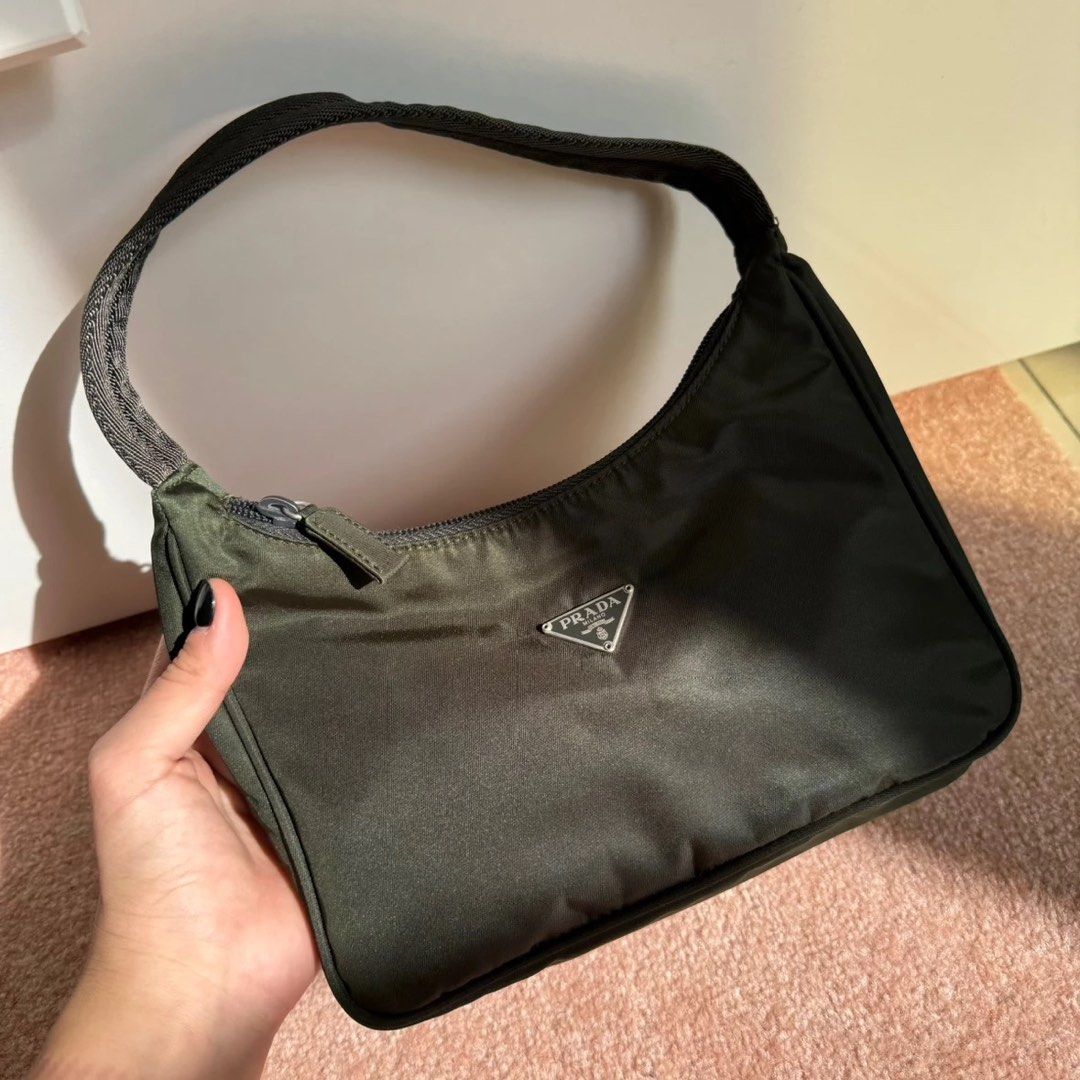 Prada hobo 2000 vintage (不議價）直匯款10000