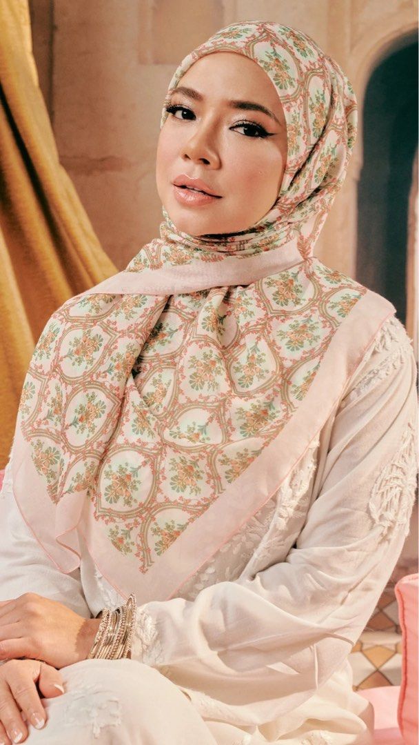 Fazura bollywood dress hot sale