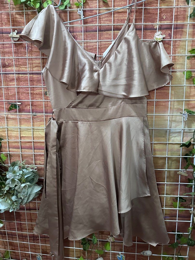 Silky Dress (Category: Dresses) located in Taguig. Submitted by rlg.declutterph (Listing ID 1293997463, Image 1). Description: Super nice bought in Hongkong last year Small to semi M Decluttering Pls no when worn photos Know your size pls. .