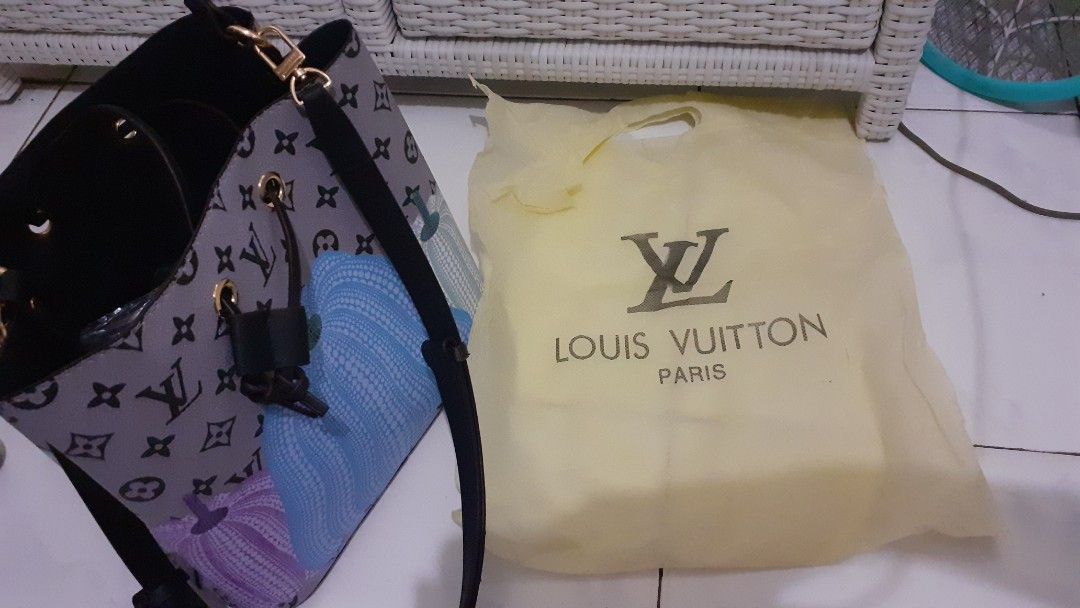 Tas LV Serut Labu, Fesyen Wanita, Tas & Dompet di Carousell