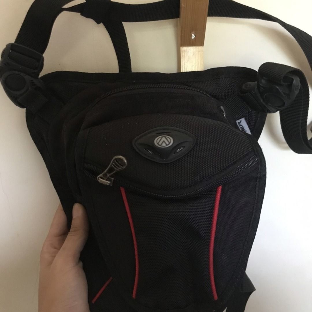 tas paha eiger, Fesyen Pria, Tas & Dompet , Tas Selempang di Carousell