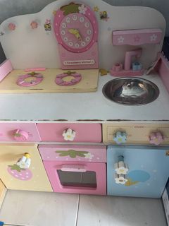 (Category: ) located in . Submitted by cassieeomma (Listing ID 1293950000, Image 1). Description: .