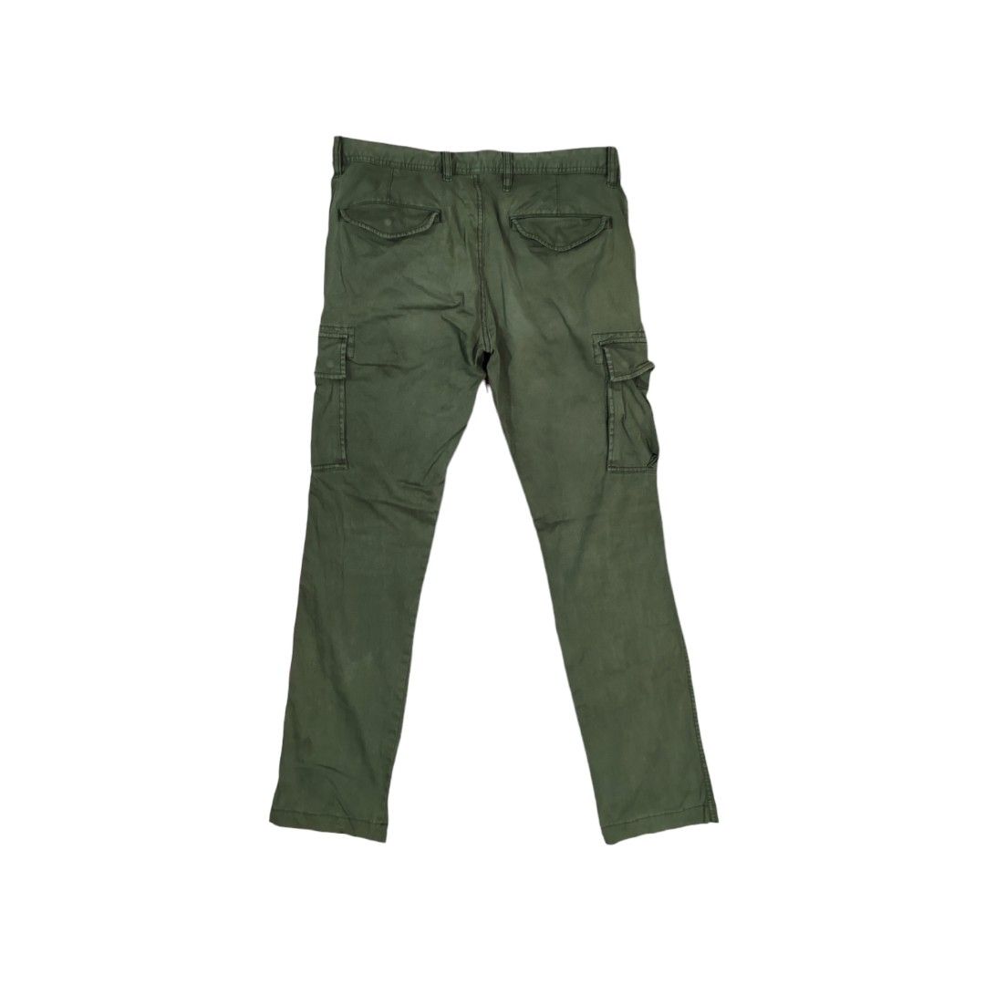 Uniqlo cargo pant, Men's Fashion, Bottoms, Trousers on Carousell