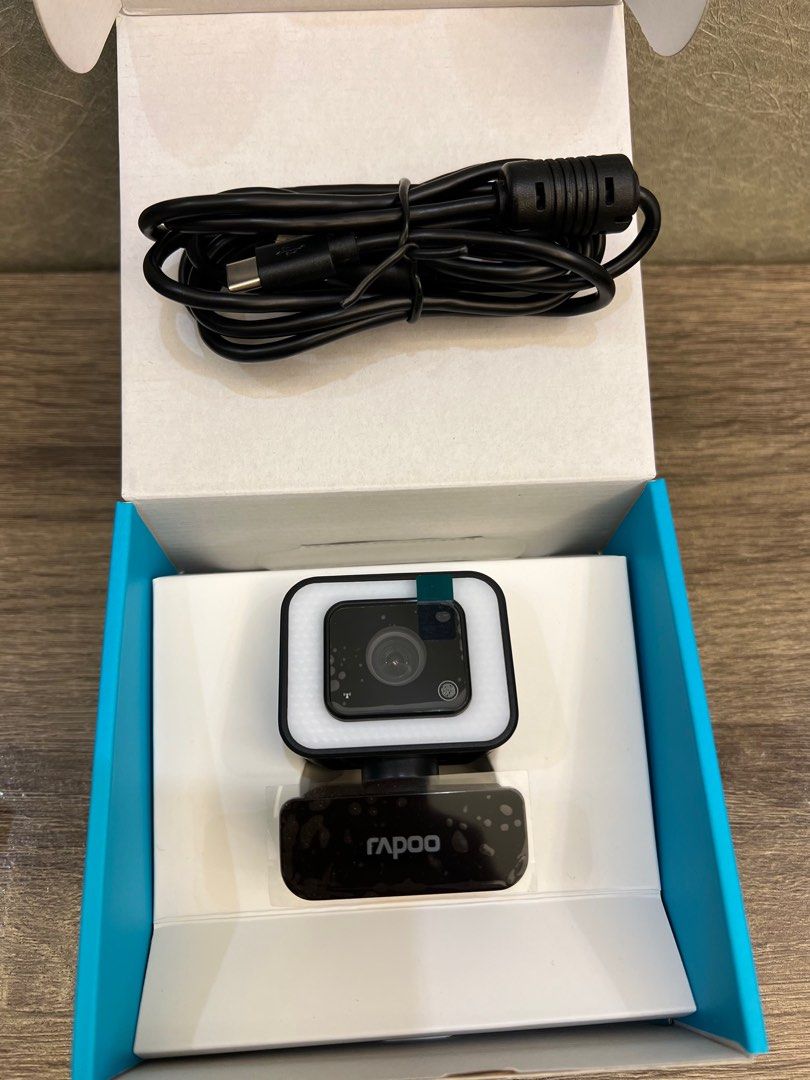 Web Camera （分類：網絡攝影機）位於 Hong Kong。 由 imykk 提交（商品編號 1294022460，圖片 2）。簡介： RAPOO 全新 高清 Full HD 1080p ，仲有保養大概半年，諗住買嚟Zoom，跟住冇需要。