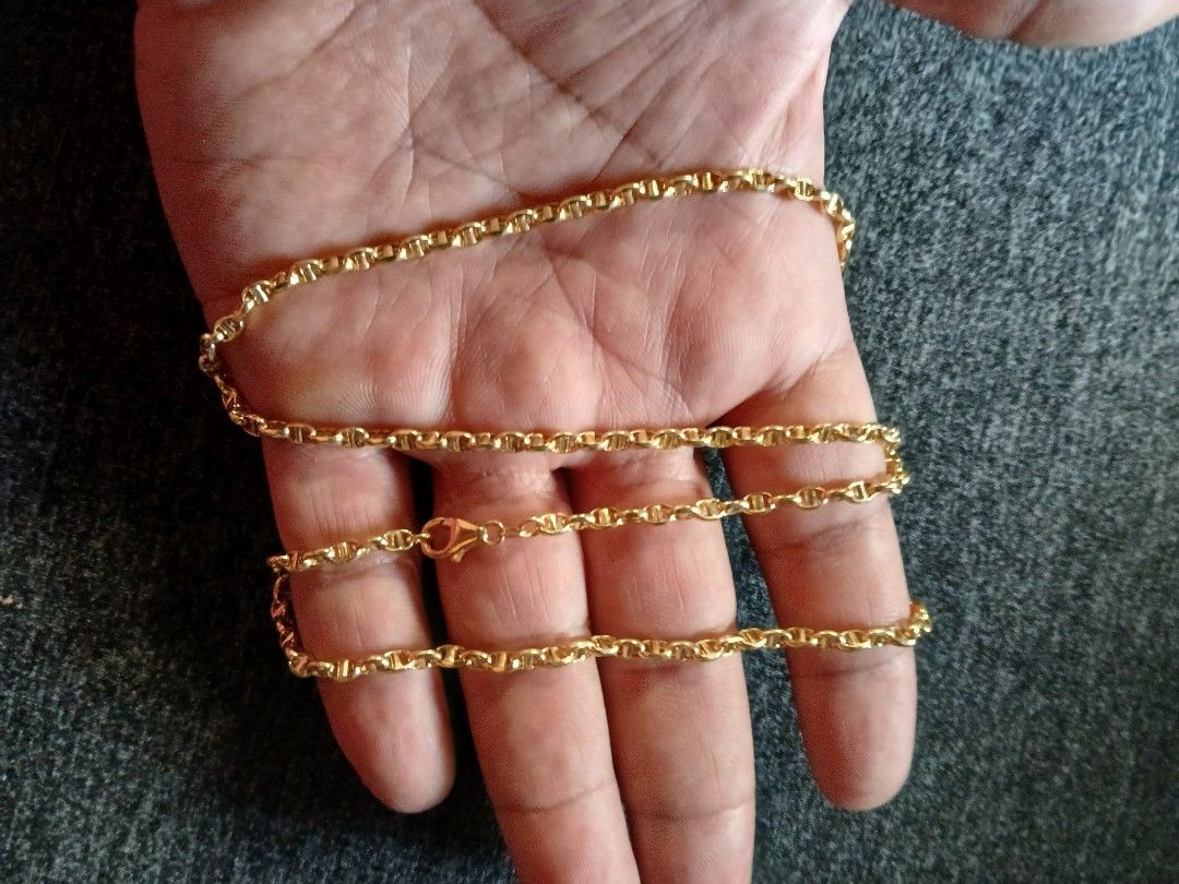 Gucci 18k gold chain top