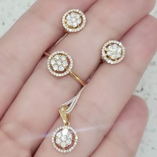 18K Yellow Gold 1.73 ct. Diamond Set of Earrings Ring Pendant