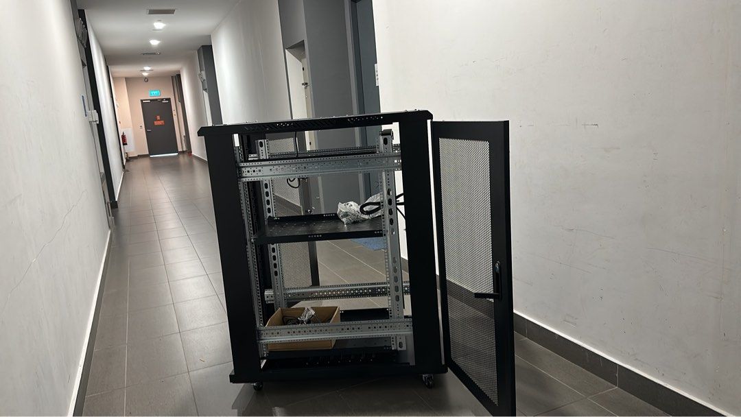 18U 27U 32U 42U server rack cctv equipment data storage, Furniture ...