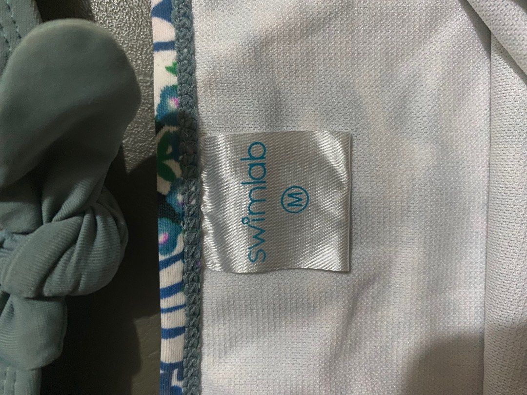2 piece swimsuit Medium (Category: Bikinis & Swimsuits) located in Bulacan. Submitted by declutteringsizzie (Listing ID 1294156337, Image 2). Description: Used once.