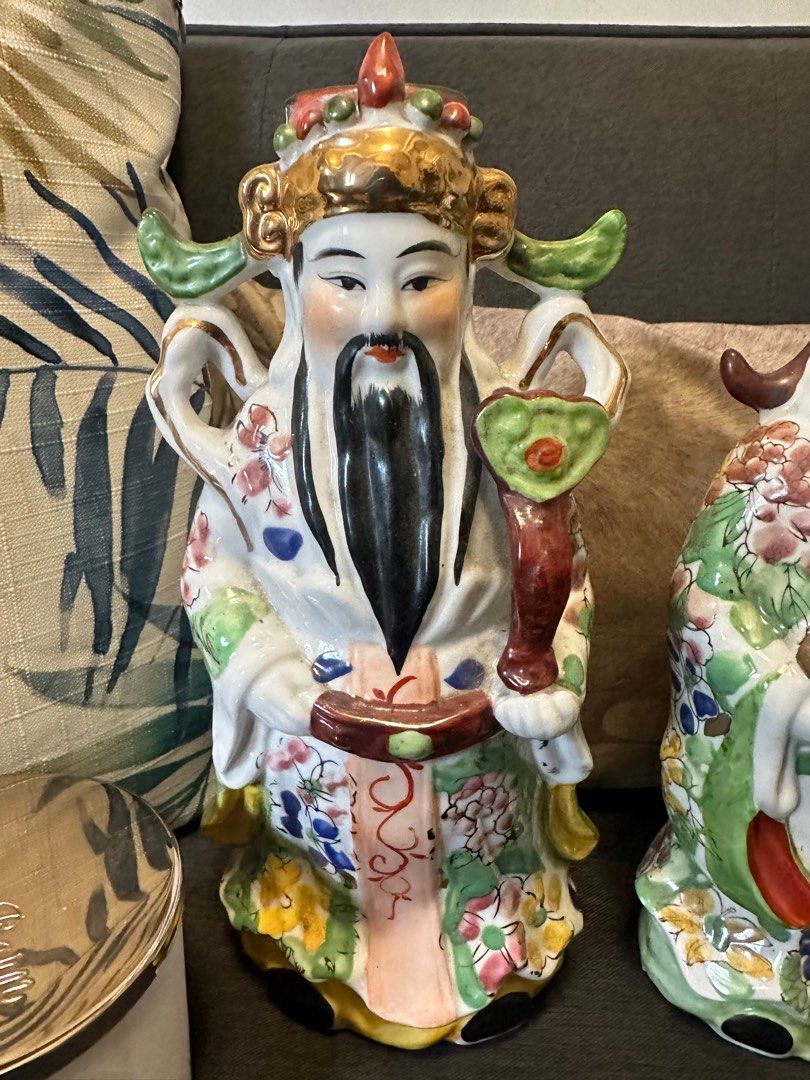 3 wise men set (Category: Religious Items) located in San Juan City. Submitted by vmdln (Listing ID 1294164847, Image 3). Description: Very good condition 12 inches Bbw candle for size reference From our family’s collection Antique Vintage.
