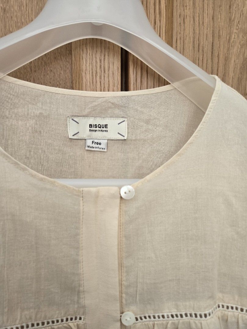 🇰🇷🤍韓製lopopo 米黃色透氣娃娃上衣, 女裝, 上衣, T-shirt Carousell