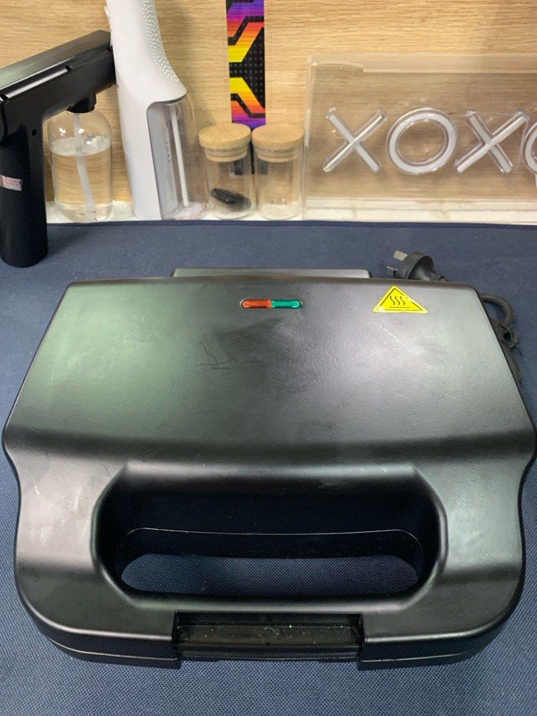 Anko Sandwich Maker Matt Black 220volts (Category: Coffee Machines & Makers) located in Pasay City. Submitted by ayinong168 (Listing ID 1294155746, Image 2). Description: Item is in excellent condition working 220volts with issue missing lock pm for order .