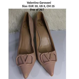 Auth Valentino garavani pumps