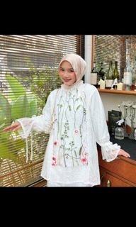 (Kategori: ) berada di . Dikirim oleh mutiarafebry (ID iklan 1294193104, Gambar 1). Deskripsi: .