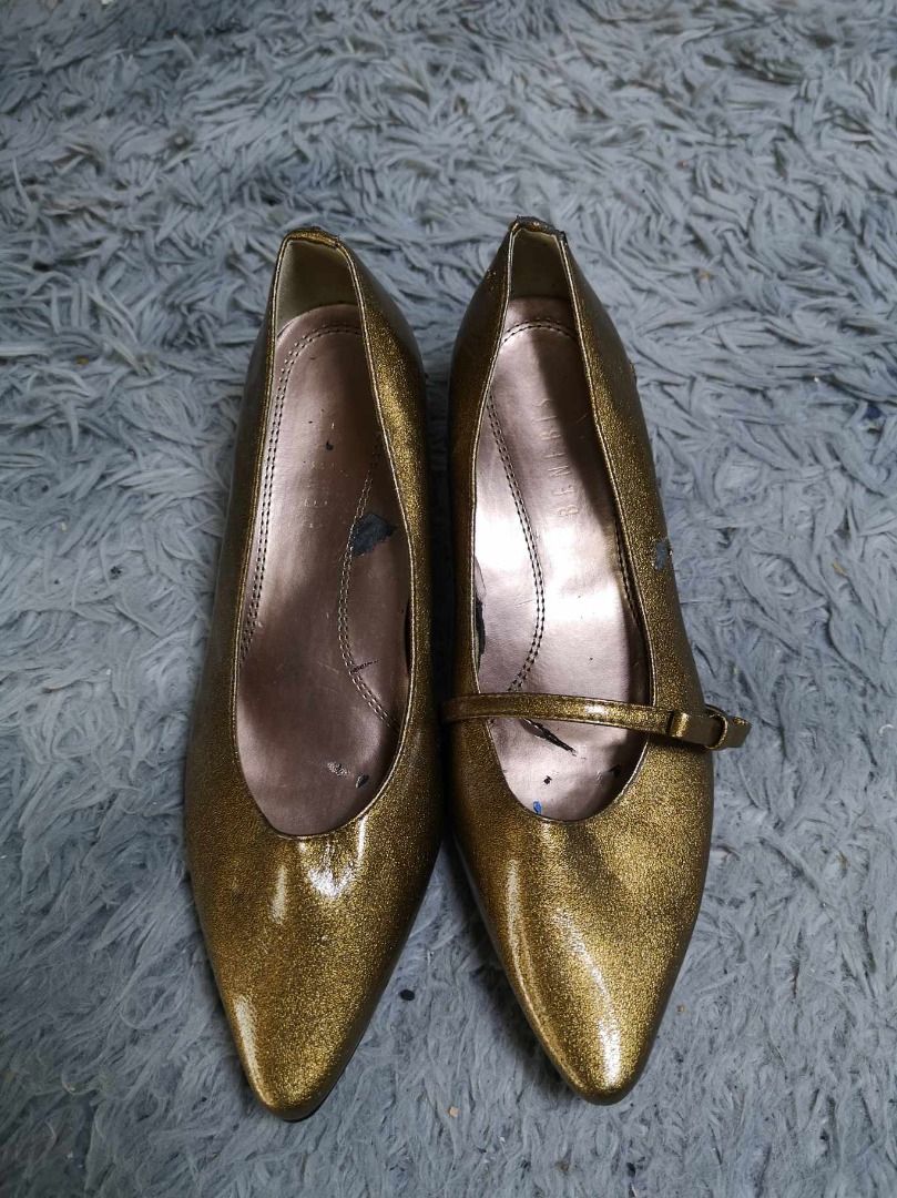 Benebis Gold Glitter Kitten Heels Women s Fashion Footwear Heels on Carousell