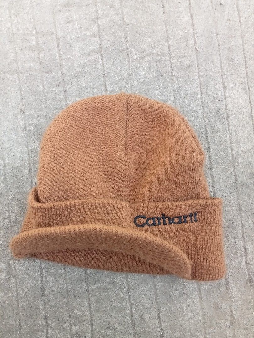 Carhartt knit hat w visor Men s Fashion Watches Accessories Beanies on Carousell