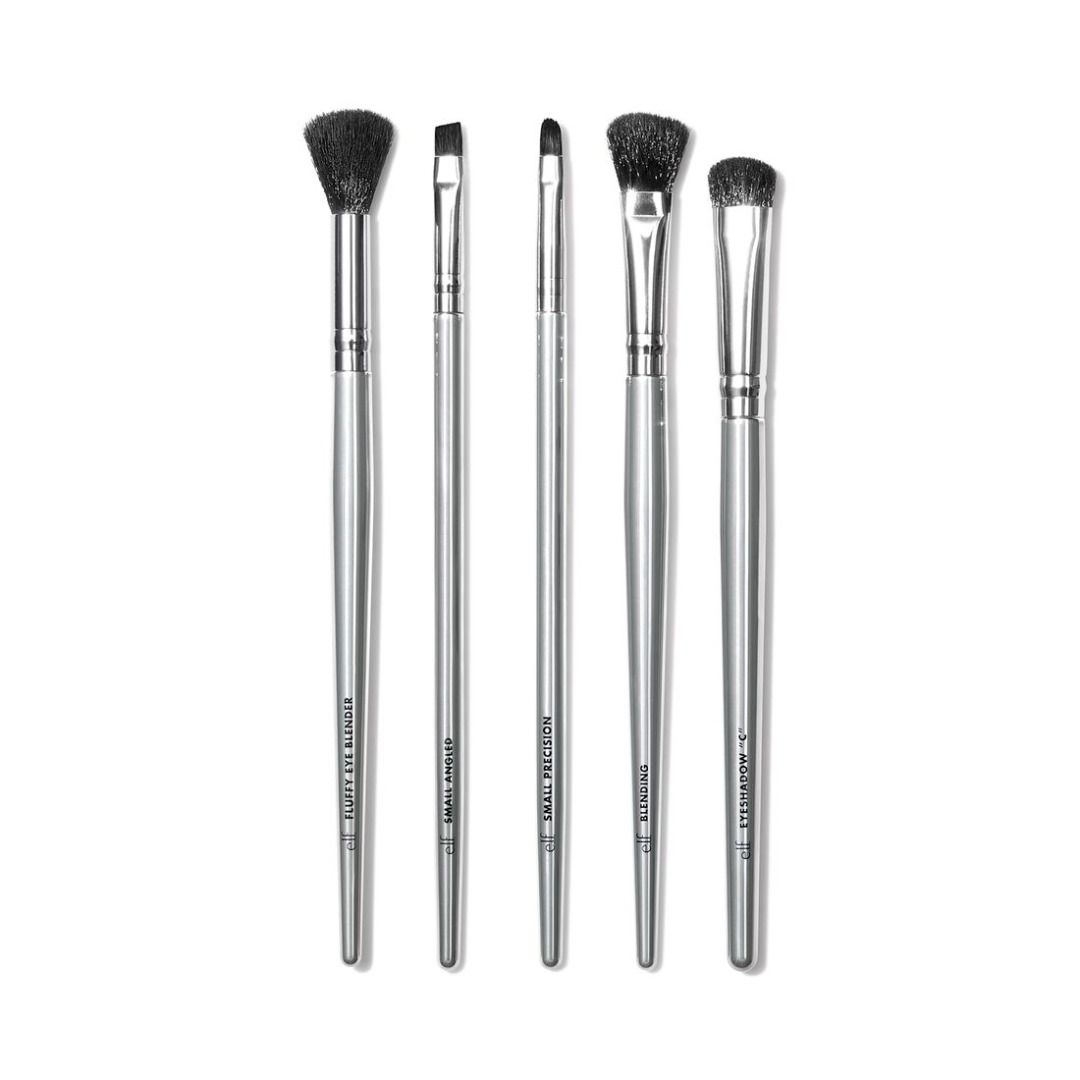ELF SMOKY EYE BRUSH SET (5pcs/set) (Category: Makeup) located in Manila. Submitted by juanashopbies_ph (Listing ID 1294154137, Image 1). Description: ELF SMOKY EYE BRUSH SET (5pcs/set) The classic smoky eye isn't as hard to achieve as it looks! Use these brushes to precisely apply and blend out colors for the perfect smoky eye. This cruelty-free brush kit is made with 100% animal hair-free, synthetic bristles that are soft and easy to clean. Incl