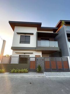 For Sale Brand New 5Bedroom 5 BR House and lot in Greenwoods Executive Village Pasig City