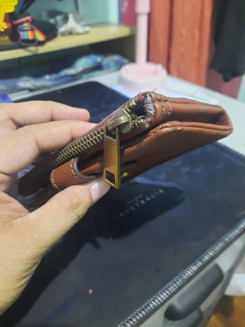 Fossil Lainie Wallet (Category: Wallets & Card holders) located in Antipolo. Submitted by prinsesa_dianne (Listing ID 1294270826, Image 3). Description: .