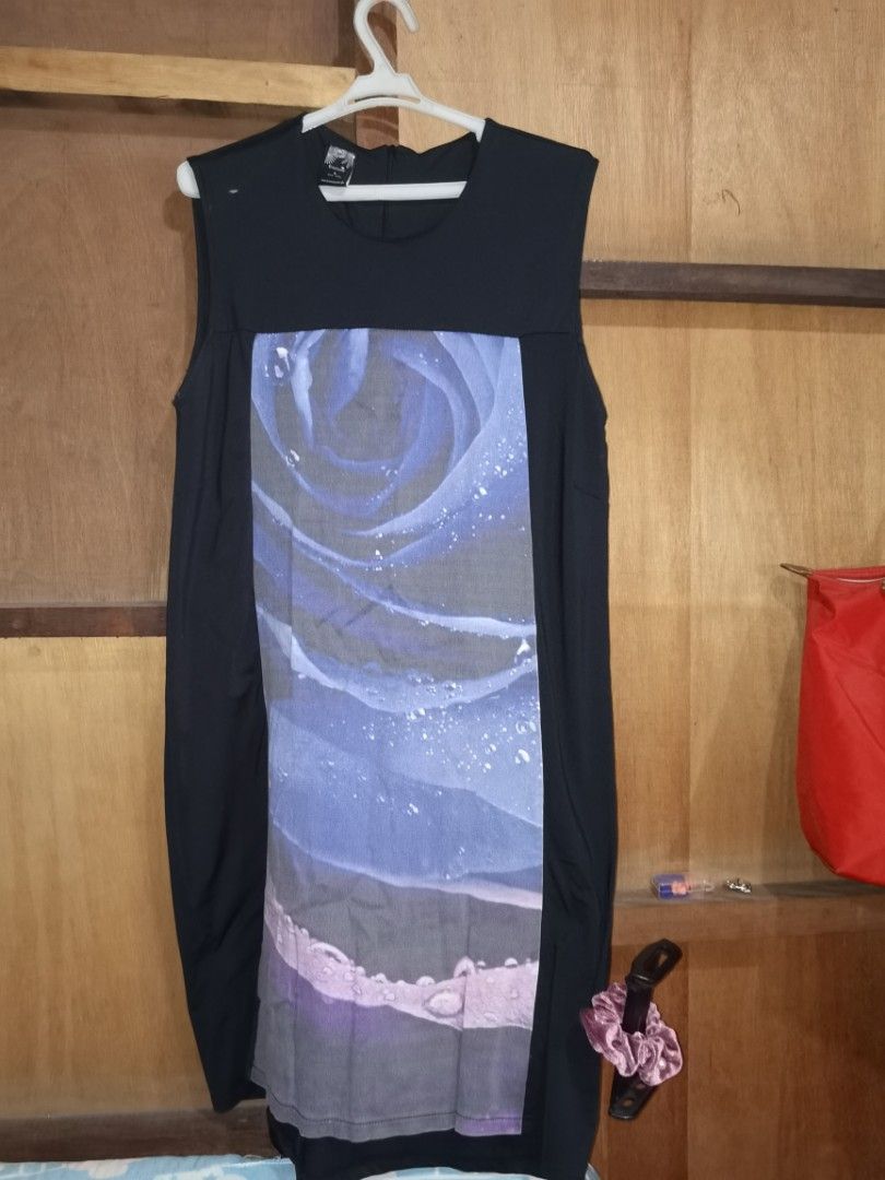 Freeway graphic dress (Category: Dresses) located in Paranaque City. Submitted by plussizedec (Listing ID 1294191364, Image 1). Description: RFS:Decluttering Items are personal owned items. Used but not abused. Some don't fit anymore, others I have outgrown the style. Ganda nito. Masikip na sakin but this was a fave..